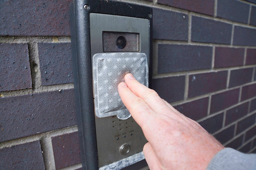 Surfaceskins, Stick + Protect, Surfaceskins Alcohol Gel, Hygiene Slimline Pad, hygienic, trolley handle, D-Handle, handle, trolley, crank, mini handle, virus, bacteria, antibacterial, self-disinfecting, self-disinfects, self-sanitising, sanitizing, contaminate, antimicrobial, pushpad, push plate, door, gel, 70%, alcohol, gel, surface, touchpoint, germs, self cleansing, self, cleans, infection, prevention, low cost, clean, stay clean, infection, wellness, offices, staff protection, employee, protect, infection control, infection prevention, pandemic, covid19, corona, corona virus, c19, MRSA, C-Diff, norovirus, pathogen, S.Aureus, C-Diff, Noro-Virus, c-difficile, E-Faecalis, Salmonella, e-coli superbugs, HAI’s, hygiene, systems, protection, NHS validated, in-vitro, bug, protect, fingers, transmission, spread, touch, hold, pull, press, alcohol gel, Returntowork, work, office, hospital, clinic, GP, surgery, theatre, dental, dentist, NHS, pathogen, cruise ship, care-home, gym, restaurant, dairy, events, brewery, factory, foodpreparation, sportsevent, event, food, education, school, university, business, UK, design, innovation, 2021,
